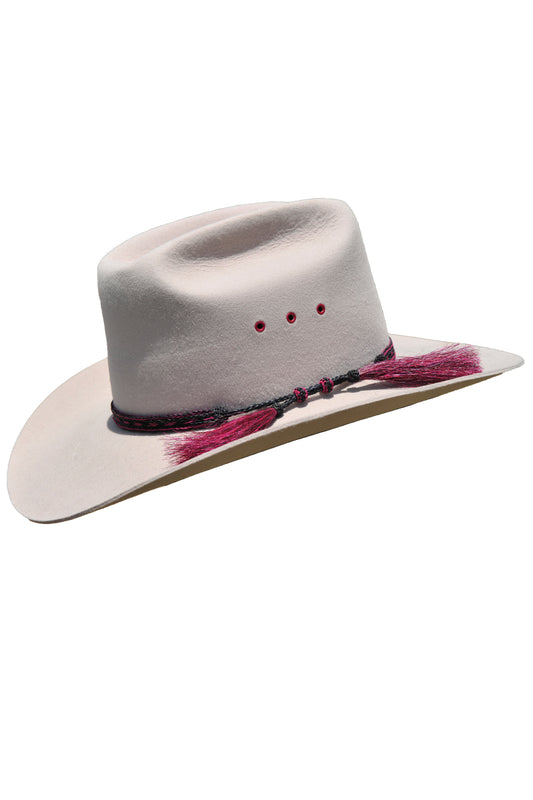 Akubra - Filly (Light Sand-Magenta)